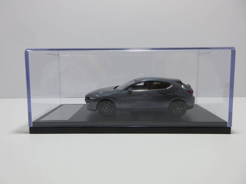 Mazda3 5hb fastback - 1:43,