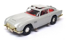 Corgi 1/36 Scale Diecast 04303 - Aston Martin DB5 James Bond 007