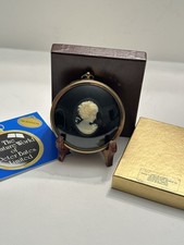 VTG Lady in Cameo Miniature by