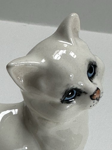 Beswick white kitten cat - beswick,