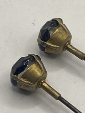 PAIR OF ANTIQUE/VINTAGE HAT PINS (B121)