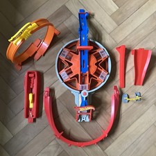 Mattel Hot Wheels Loop De Loop Car park launching Garage  BHP89 retired 2014 