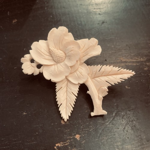 Vintage 1940s carved celluloid - carved,