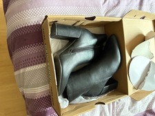 Ladies boot BNB size 5