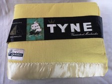 Tyne yellow satin edge blanket