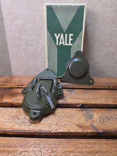 Yale wwii military trunk - us,