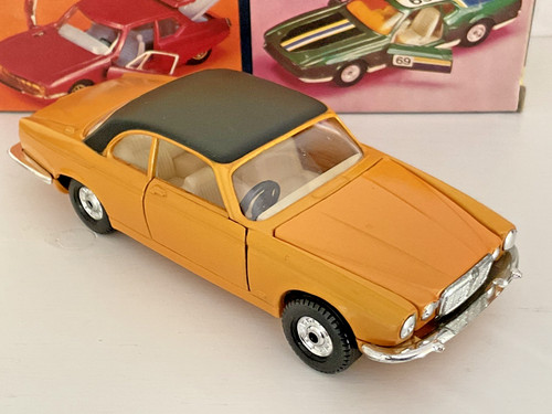 Corgi toys 286 - toys, jaguar
