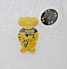 Marie Curie Cancer Care Charity  Pin Badge  Bear With Daffodils