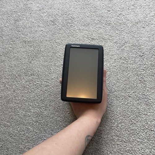 Tomtom sat nav black model - nav,