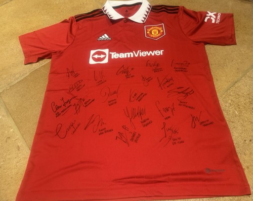 Signed manchester united shirt - signed,
