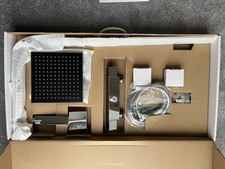 Thermostatic bar square shower