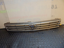 GENUINE 2005 TOYOTA HIACE FRONT GRILL RADIATOR 53111-26321
