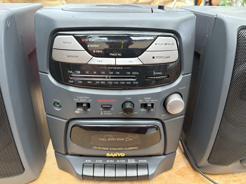 Sanyo music system with - sanyo, cd