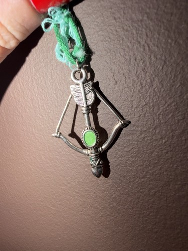 Vtg silver tone bow - silver, arrow