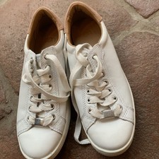 UGG Size 5 White Cream