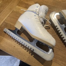 Risport Antea Size 6 Figure Ice Skates & Blade Guard White, UK Seller Fast Desp