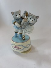 Kitty Cucumber Music Box Swan