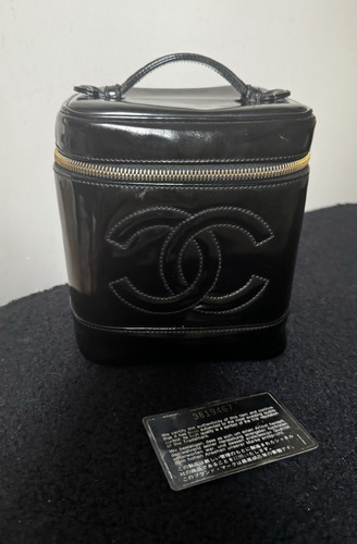 Vintage chanel vanity case - chanel,