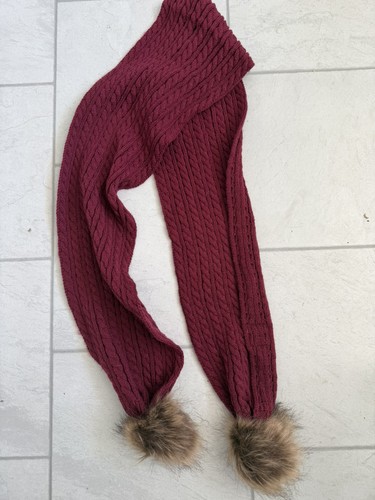 Woollen cable knit maroon