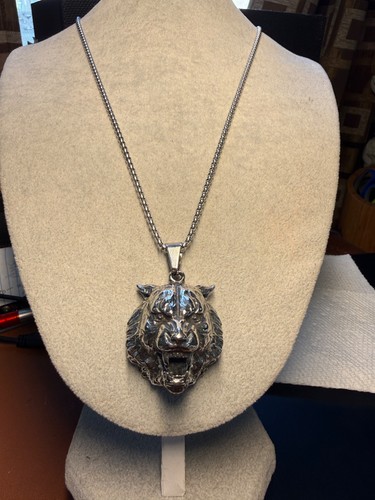 Wolf lobo pendant necklaces - wolf,