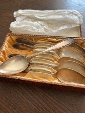 6 Vintage Teaspoons Neoveda  90 boxed