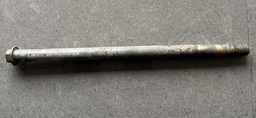 Triumph tt600 swing arm pivot - swing,