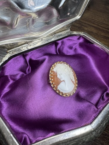Vintage gold cameo - 9k,