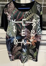 BERSHKA MENS DESIGN TO FRONT T