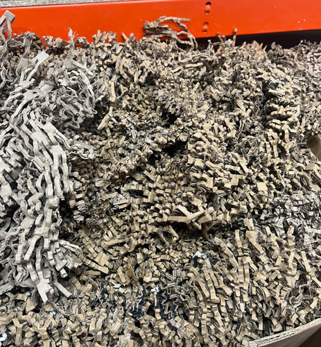 5kg shredded cardboard - -,