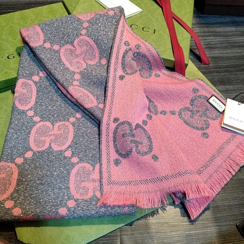 Gucci jacquard scarf logo - gucci,