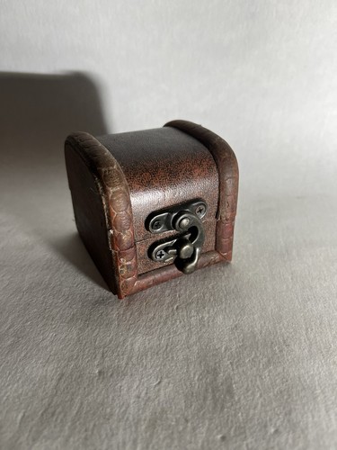 Small vintage trinket box - vintage,