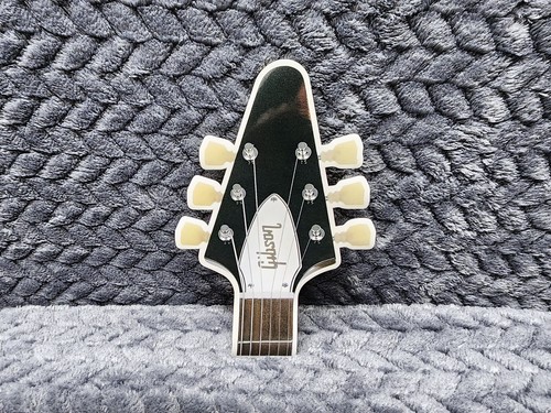 Gibson guitars flying - gibson,