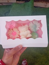 Gift box candle daisy flower - gift,