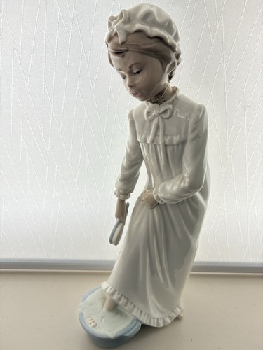 Nao lladro porcelain figure - by,