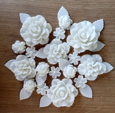 5 - WHITE WEDDING BOUQUET