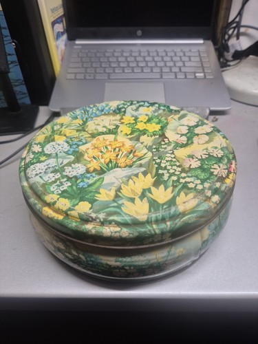 Vintage 1960 floral peak - floral, frean