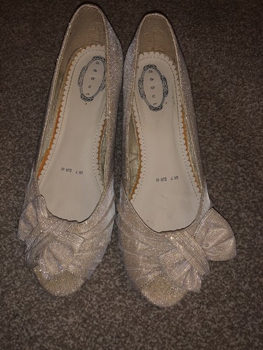 Gold sparkly shoes - gold,