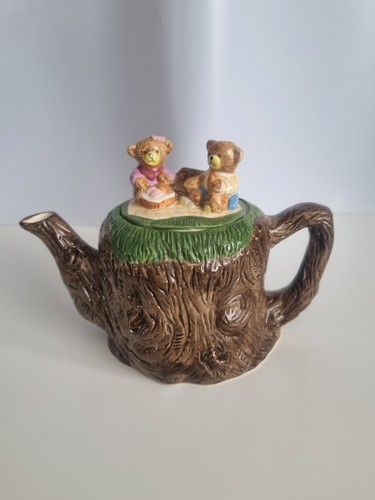 Teddy bears picnic tree - bears, on