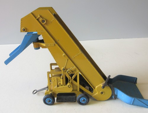 Dinky toys farm - bale, elevator