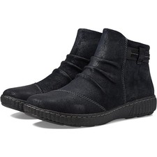 NIB Clarks Carolina Derby