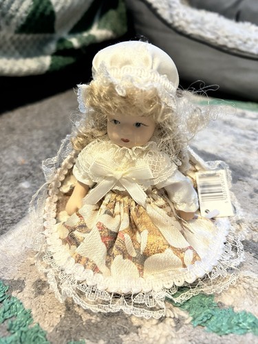 Pretty porcelain dolls - porcelain,