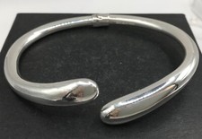 Sterling Silver bangle spring hinged London Hallmark 10.8g crossover Gift Box