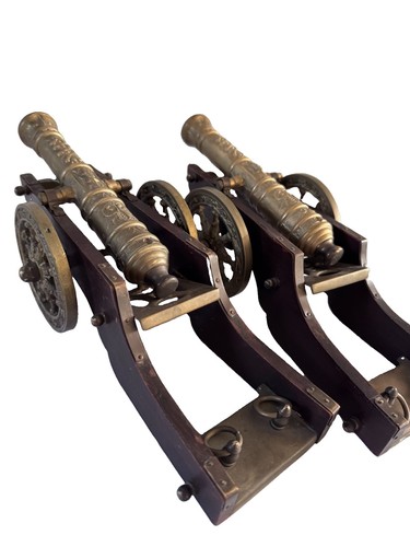 Pair model 17th 18th c - 17th-18th,