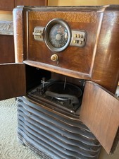 ANTIQUE. OLD ZENITH CONSOLE