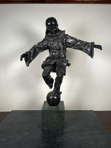 Art deco bronzed sculpture - deco, of