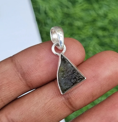 Raw moldavite pendant 925 - moldavite,