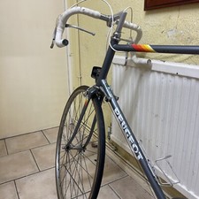 VINTAGE XLARGE PEUGEOT P.R.E.M.I.E.R.E ROAD BIKE,700C WHEELS, AMAZING CONDITION.