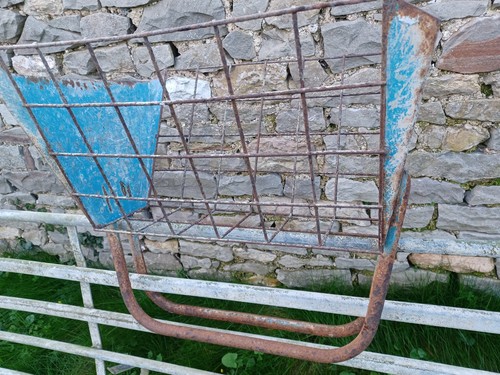 Hay basket over hurdle type - hay,