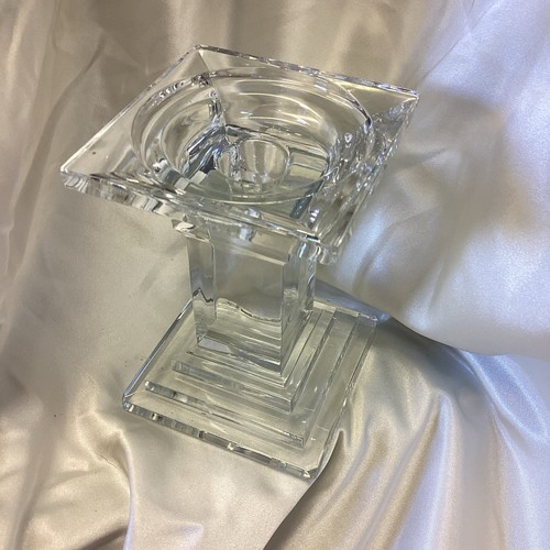 Clear crystal square base - clear,