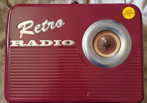 Retro red radio shaped - retro, empty